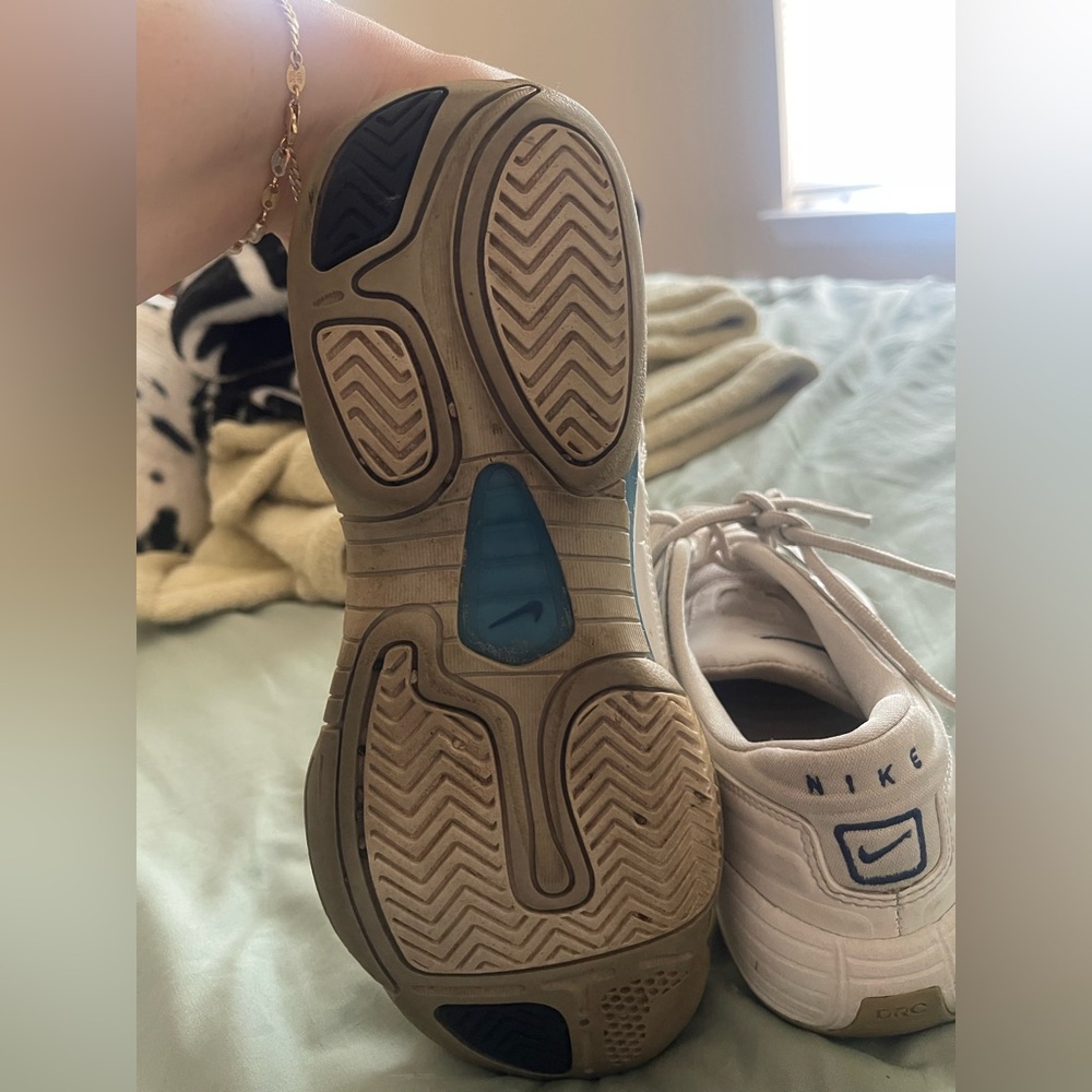 Nike Zoom Air Sneakers - Picture 4 of 9